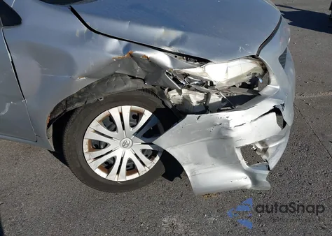 2010 Toyota Corolla Le z USA, uszkodzony, nr VIN 1NXBU4EE4AZ372911